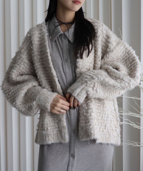 YENNA（イェンナ）の「【ポコポコVネックニットカーディガン】ニットアウター（ニット/セーター・レディース・チャコールグレー/ベージュ/アイボリー/ブルー・FREE）」の8枚目の写真