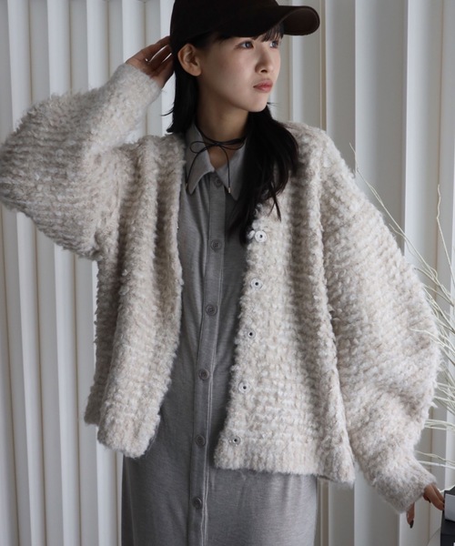 YENNA（イェンナ）の「【ポコポコVネックニットカーディガン】ニットアウター（ニット/セーター・レディース・チャコールグレー/ベージュ/アイボリー/ブルー・FREE）」の5枚目の写真