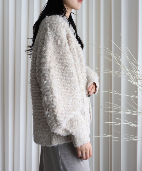 YENNA（イェンナ）の「【ポコポコVネックニットカーディガン】ニットアウター（ニット/セーター・レディース・チャコールグレー/ベージュ/アイボリー/ブルー・FREE）」の10枚目の写真