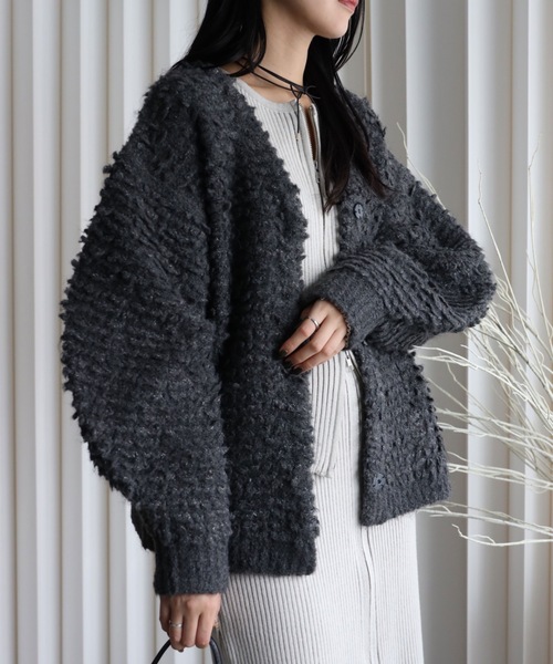 YENNA（イェンナ）の「【ポコポコVネックニットカーディガン】ニットアウター（ニット/セーター・レディース・チャコールグレー/ベージュ/アイボリー/ブルー・FREE）」の17枚目の写真