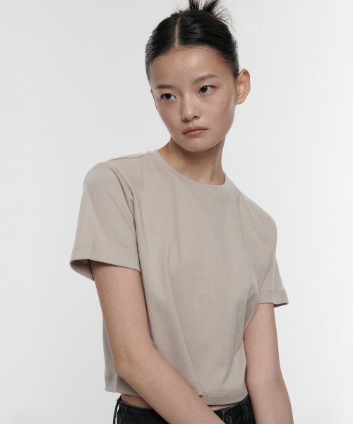 MUSINSA STANDARD WOMAN（ムシンサスタンダードウーマン）の「ウィメンズクルーネッククロップTシャツ[マッシュルーム]（Tシャツ/カットソー・レディース・その他・SMALL/MEDIUM/LARGE/X-LARGE/X-SMALL）」の3枚目の写真