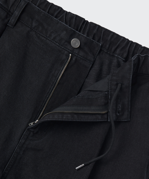 MUSINSA STANDARD（ムシンサスタンダード）の「ワンタックワイドバンディングデニムパンツ[ウォッシュドブラック]（デニムパンツ・メンズ・その他・40/38/42/36/34/32/30/26/28）」の3枚目の写真