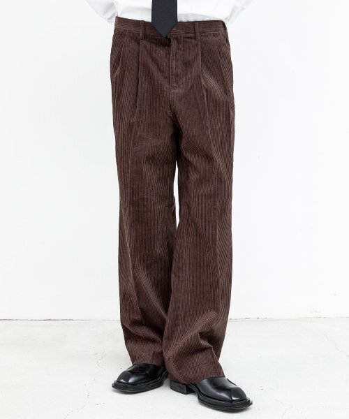 TRIP LE SENS(トリップ ル センス)の「FWコンフォートコーデュロイツーピンタックスラックス_ブラウン(スラックス・レディース・その他・SMALL/MEDIUM/LARGE)」の1枚目の写真