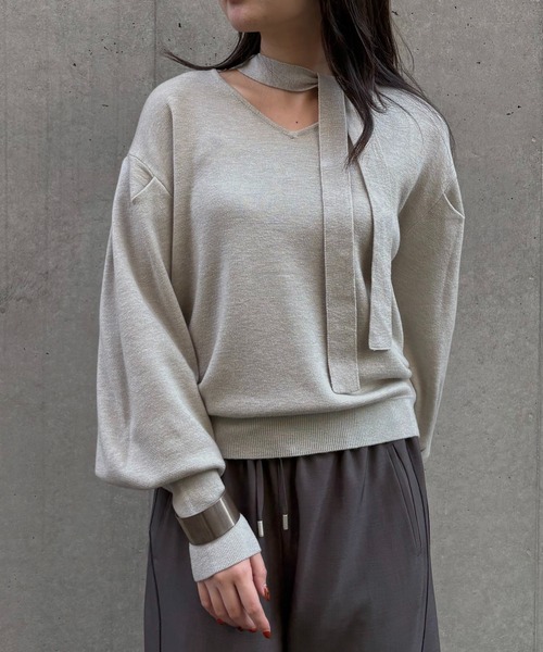 &g'aime(アンジェム)の「【&g'aime 】 チョーカー付きニット Choker Neck Knit(ニット/セーター・レディース・ブラウン/ブラック/ライトグレー・FREE)」の3枚目の写真