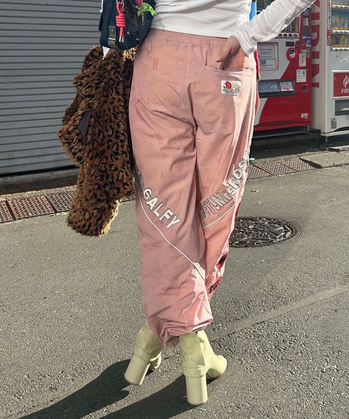 HEY!MrsROSE(ヘイミセスローズ)の「HEY! Mrs ROSE(ヘイ!ミセスローズ)HEY!Mr.GALFY 走り屋トラックパンツ(その他パンツ・レディース・ブラック/ピンク・FREE)」の19枚目の写真