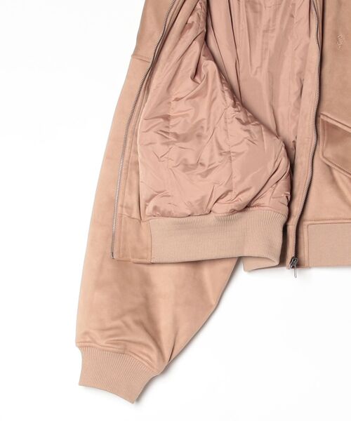 GUESS JEANS(ゲスジーンズ)の「GUESS JEANS Faux Suede Bomber ブルゾン (ブルゾン・レディース・ベージュ/ブラック・X-SMALL/MEDIUM/LARGE/SMALL)」の12枚目の写真