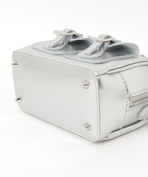Dr. Martens(ドクターマーチン)の「Dr. Martens/ドクターマーチン ミニ トップ ハンドル バッグ 42502020(ハンドバッグ・レディース・シルバー・FREE)」の13枚目の写真