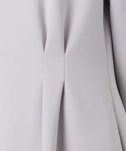 MK MICHEL KLEIN（エムケーミッシェルクラン）の「スムースダンボール タックワンピース/洗える（ワンピース・レディース・ライトグレー/ネイビー・38）」の4枚目の写真