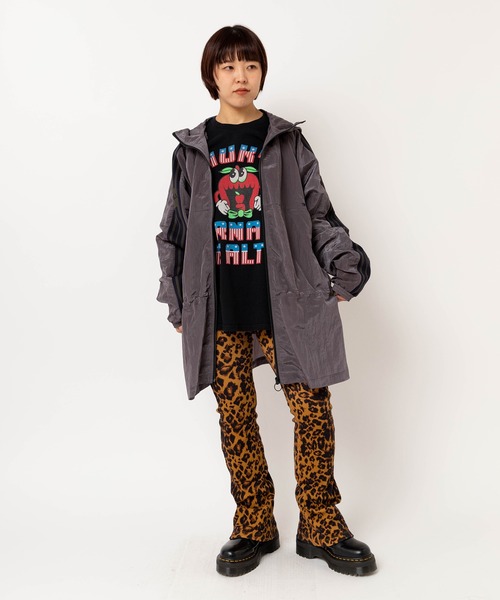 RNA（アールエヌエー）の「M2617 ジャンクアップルプリントロンＴ（Tシャツ/カットソー・レディース・ブラック/ホワイト/オレンジ・MEDIUM）」の15枚目の写真