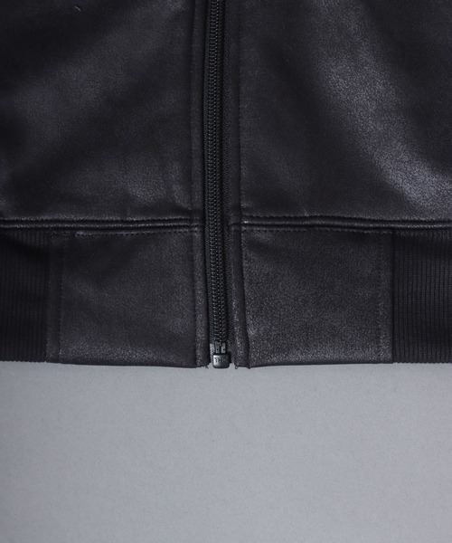 ANPAS(アンパス)の「Faux Leather-Style Collared Light Jacket/PUレザー風襟付きブルゾン フェイクレザー加工ジャケット ライトアウター メンズ(ブルゾン・メンズ・ブラウン/ブラック・M/L/LL)」の7枚目の写真