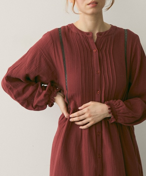 Crisp(クリスプ)の「タックレースダブルガーゼワンピース(ワンピース・レディース・レッド/グレイッシュブルー・FREE)」の17枚目の写真