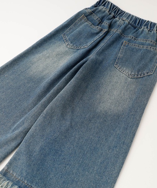 URBAN CHERRY（アーバンチェリー）の「裾フリンジワイドデニムパンツ（デニムパンツ・キッズ・ブルー・140cm/130cm/120cm/110cm）」の3枚目の写真