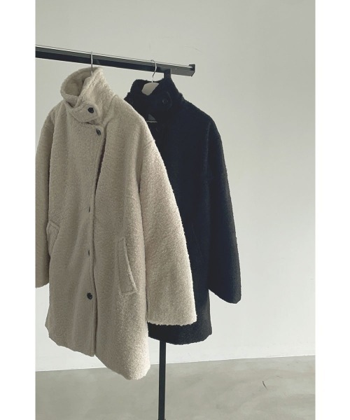 marjour（マージュール）の「BOUCLE STAND COLLAR COAT（その他アウター・レディース・アイボリー/ブラック・M）」の3枚目の写真