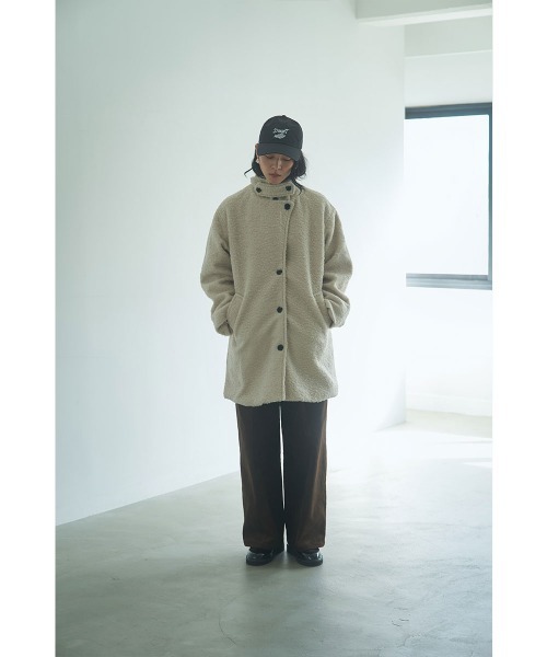 marjour（マージュール）の「BOUCLE STAND COLLAR COAT（その他アウター・レディース・アイボリー/ブラック・M）」の8枚目の写真