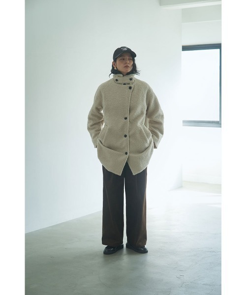 marjour（マージュール）の「BOUCLE STAND COLLAR COAT（その他アウター・レディース・アイボリー/ブラック・M）」の10枚目の写真
