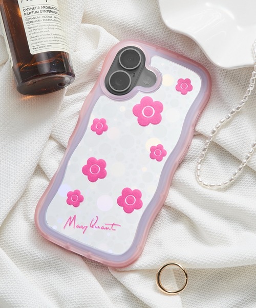 MARY QUANT（マリークワント）の「【MARY QUANT】MARY QUANT WAVE FRAME Daisy Case iPhone17/ iPhone16/16e iPhone15/14（スマホケース/カバー・レディース・ブラック/ピンク/ブルー・iPhone 16/iPhone 14/15/iPhone 17/iPhone 16e）」の3枚目の写真
