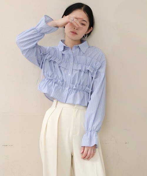 Bab(バブ)の「シャーリングリボンショートブラウス(シャツ/ブラウス・レディース・サックスブルー/オフホワイト/B/A・M)」の1枚目の写真