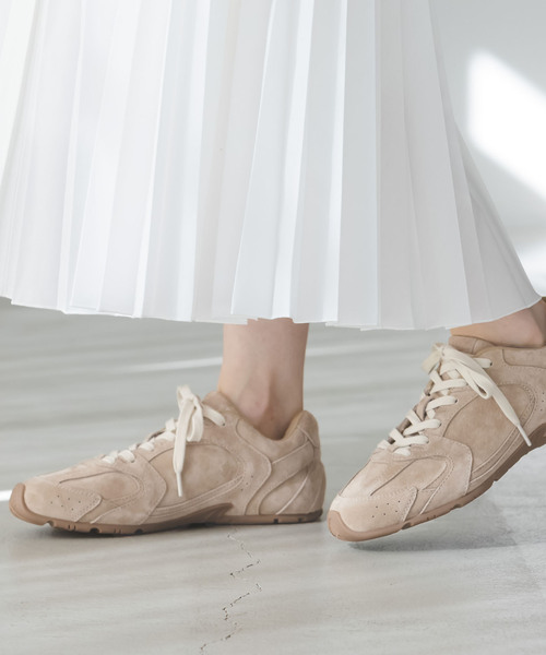 MOHI(モヒ)の「MOHI/モヒ スウェードスニーカー(スニーカー・レディース・ベージュ・38/37/36/39)」の1枚目の写真