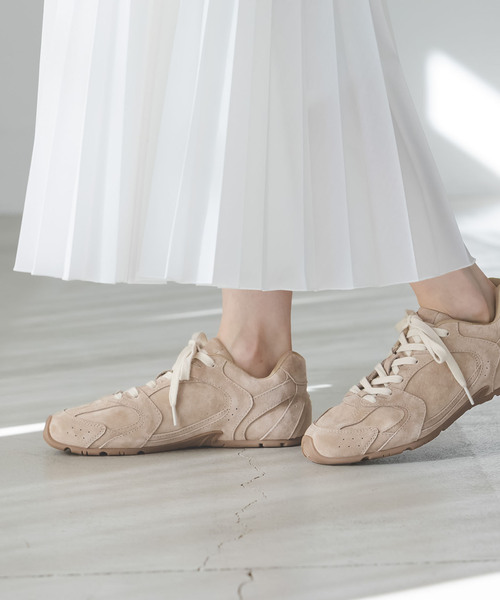 MOHI(モヒ)の「MOHI/モヒ スウェードスニーカー(スニーカー・レディース・ベージュ・38/37/36/39)」の2枚目の写真