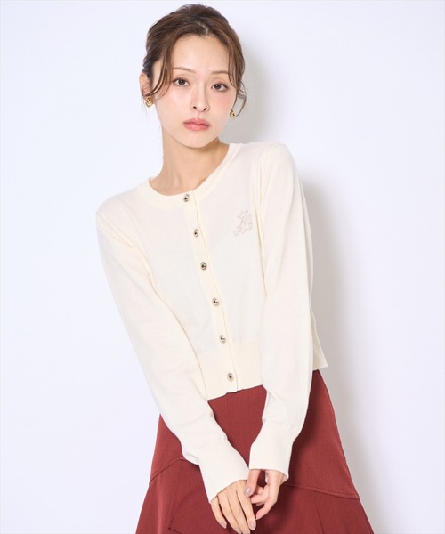 AND COUTURE(アンドクチュール)の「刺繍クルーネック長袖カーディガン(カーディガン/ボレロ・レディース・グレー/レッド/ブルー/アイボリー・FREE)」の5枚目の写真