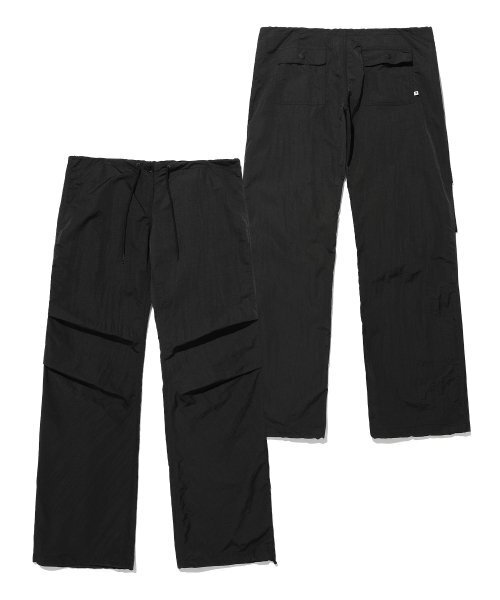 ISTKUNST(イストクンスト)の「LOWRISE PARACHUTE PANTS_BLACK(IK2DMMPA11A)(スウェットパンツ・レディース・ブラック・S/M)」の1枚目の写真