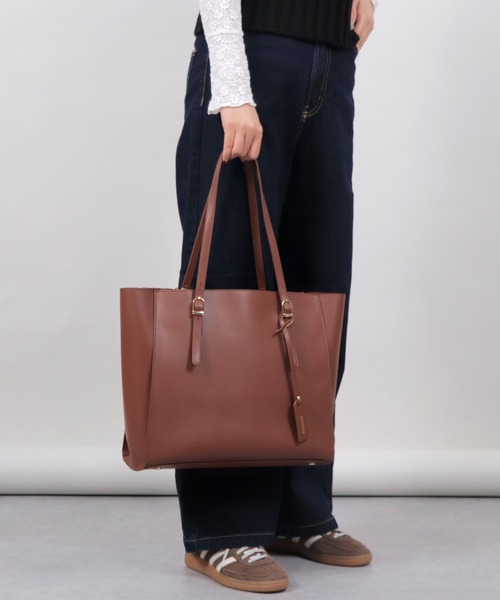 Bermosa（ベルモサ）の「【A4対応】シンプル ビジネス トートバッグ（トートバッグ・レディース・ブラック/ブラウン・FREE）」の5枚目の写真