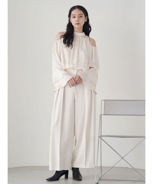 LAGUNAMOON（ラグナムーン）の「オープンショルダーボリュームブラウス 【夏服】【オフィスカジュアル】（シャツ/ブラウス・レディース・アイボリー/ブラウン/ライトグリーン・FREE）」の13枚目の写真
