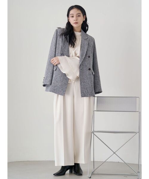 LAGUNAMOON(ラグナムーン)の「オープンショルダーボリュームブラウス(シャツ/ブラウス・レディース・アイボリー/ブラウン/ライトグリーン・FREE)」の4枚目の写真