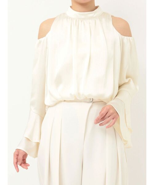 LAGUNAMOON(ラグナムーン)の「オープンショルダーボリュームブラウス 【夏服】【オフィスカジュアル】(シャツ/ブラウス・レディース・アイボリー/ブラウン/ライトグリーン・FREE)」の7枚目の写真