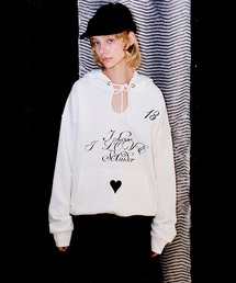 EKCOOKIES（イーケークッキーズ）の「【RC.THREEPAPER】ハート刺繍 レタリングプリント オーバーサイズパーカー（パーカー）」