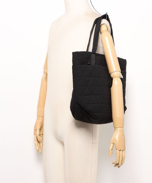 THE NORTH FACE（ザノースフェイス）の「Geoface Tote NM32352（ショルダーバッグ・メンズ・オフホワイト/ブラック・FREE）」の6枚目の写真