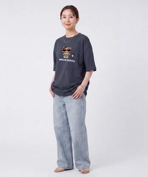 sanrio(サンリオ)の「〈サンリオ〉ハローキティ/半袖Tシャツ(Tシャツ/カットソー・レディース・チャコール/オートミール/ブラック/クリーム・MEDIUM/LARGE)」の20枚目の写真
