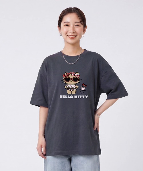 sanrio(サンリオ)の「〈サンリオ〉ハローキティ/半袖Tシャツ(Tシャツ/カットソー・レディース・チャコール/オートミール/ブラック/クリーム・MEDIUM/LARGE)」の22枚目の写真