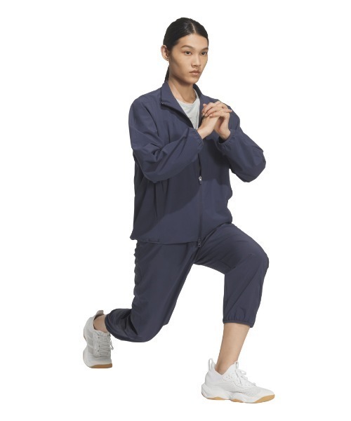 adidas(アディダス)の「アディダス adidas エッセンシャルズ プラス ルーズフィット ストレッチ ウーブン 9/10 テーパード パンツ(その他パンツ・レディース・ブラック/ネイビー・S/M/L)」の8枚目の写真
