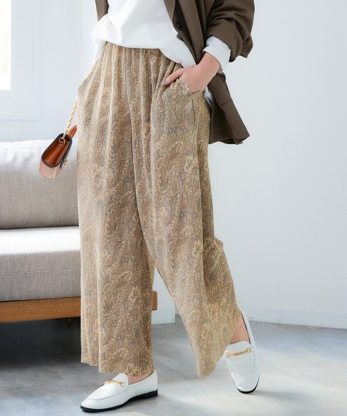 SMILE LAND（スマイルランド）の「＜大きいサイズ＞ラクしてキレイ見え選べるプリ―ツパンツ（ゆったりヒップ）（その他パンツ・レディース・ホワイト系/ブラック系その他/ネイビー系/ブラック系/モカ・L/LL/3L/4L/5L）」の4枚目の写真