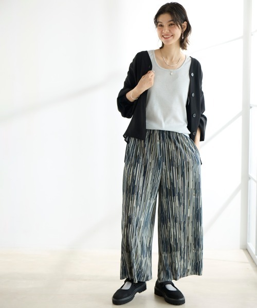 SMILE LAND（スマイルランド）の「＜大きいサイズ＞ラクしてキレイ見え選べるプリ―ツパンツ（ゆったりヒップ）（その他パンツ・レディース・ホワイト系/ブラック系その他/ネイビー系/ブラック系/モカ・L/LL/3L/4L/5L）」の6枚目の写真