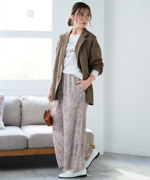 SMILE LAND（スマイルランド）の「＜大きいサイズ＞ラクしてキレイ見え選べるプリ―ツパンツ（ゆったりヒップ）（その他パンツ・レディース・ホワイト系/ブラック系その他/ネイビー系/ブラック系/モカ・L/LL/3L/4L/5L）」の14枚目の写真