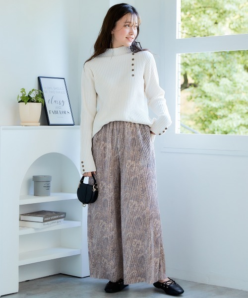 SMILE LAND（スマイルランド）の「＜大きいサイズ＞ラクしてキレイ見え選べるプリ―ツパンツ（ゆったりヒップ）（その他パンツ・レディース・ホワイト系/ブラック系その他/ネイビー系/ブラック系/モカ・L/LL/3L/4L/5L）」の15枚目の写真