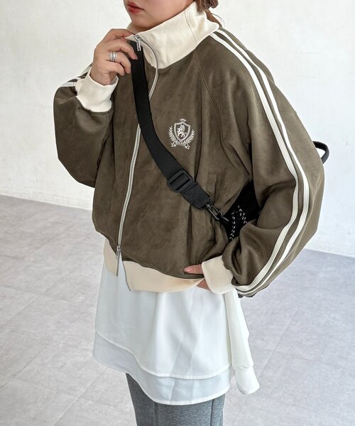 CPCM(シーピーシーエム)の「フェイクスエードトラックジャケット(ブルゾン・レディース・チャコールグレー/カーキ/アイボリー/インディゴブルー・MEDIUM/SMALL)」の3枚目の写真