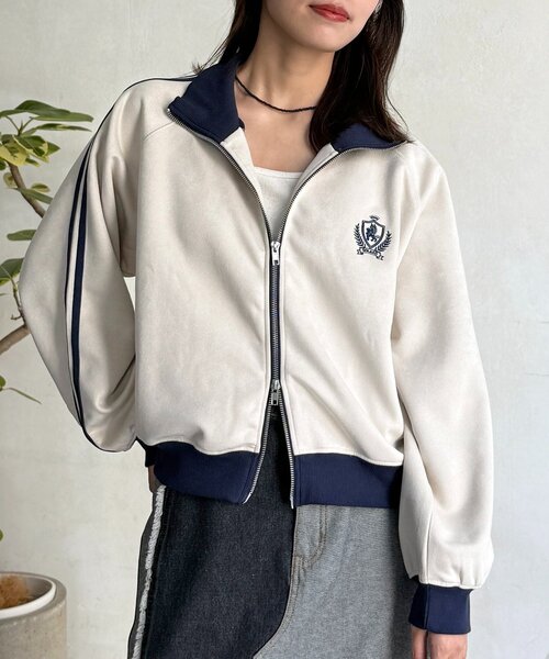 CPCM(シーピーシーエム)の「フェイクスエードトラックジャケット(ブルゾン・レディース・チャコールグレー/カーキ/アイボリー/インディゴブルー・MEDIUM/SMALL)」の2枚目の写真