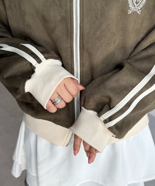 CPCM(シーピーシーエム)の「フェイクスエードトラックジャケット(ブルゾン・レディース・チャコールグレー/カーキ/アイボリー/インディゴブルー・MEDIUM/SMALL)」の8枚目の写真