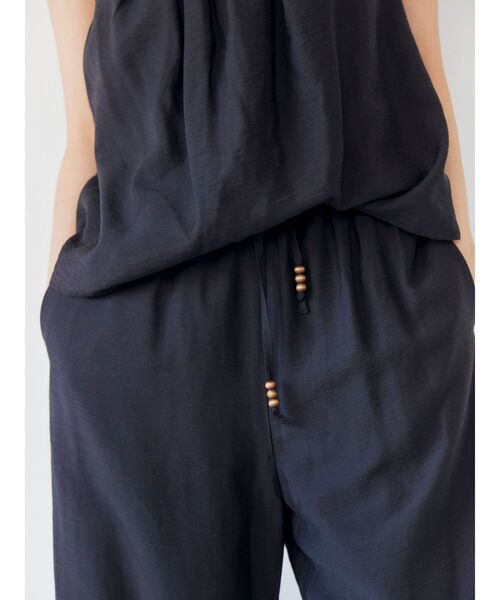 Ungrid（アングリッド）の「【WEB限定】ウッドビーズコンビキャミセットアップ（キャミソール・レディース・ブラウン/グリーン/ブラック・FREE）」の11枚目の写真