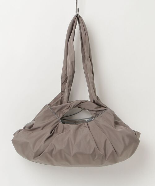 POMTATA（ポンタタ）の「POMTATA/ポンタタ/SOVA GATHER ２WAY TOTE BAG（トートバッグ・レディース・ブラック/グレー・F）」の2枚目の写真