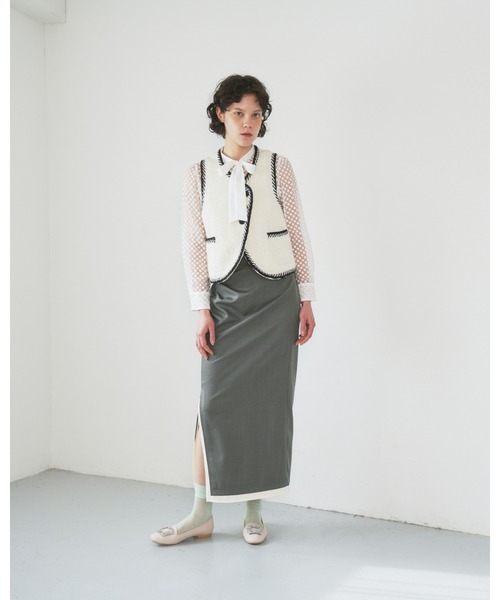 Emma Francis（エマフランシス）の「アーチカット ビジュー フラット パンプス（パンプス・レディース・ブラック/ライトグリーン/ベージュ・23.5cm/23.0cm/24.0cm/22.5cm/22.0cm/25.0cm/24.5cm）」の19枚目の写真