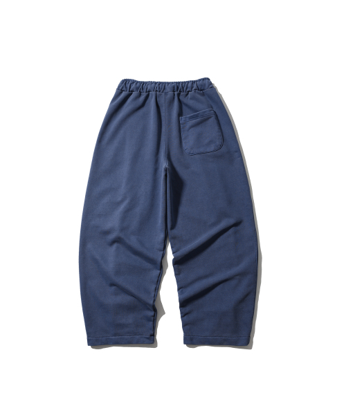 ANGLAN(アングラン)の「Valley Tuck Sweat Balloon Pants - Washed Blue(スウェットパンツ・メンズ・その他・1/2)」の2枚目の写真