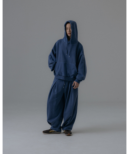 ANGLAN(アングラン)の「Valley Tuck Sweat Balloon Pants - Washed Blue(スウェットパンツ・メンズ・その他・1/2)」の5枚目の写真