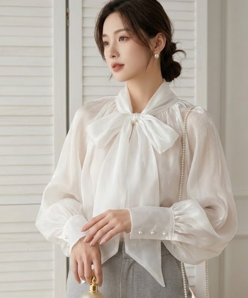 a lot of love(ア ロット オブ ラブ)の「シルキーリボンタイブラウス(シャツ/ブラウス・レディース・ホワイト/ピンク/ブラック/ライトベージュ/グレー・FREE)」の2枚目の写真