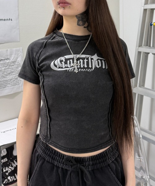 Figments(フィグメンツ)の「twinkleロゴクロップドT(Tシャツ/カットソー・レディース・スミクロ・FREE)」の2枚目の写真