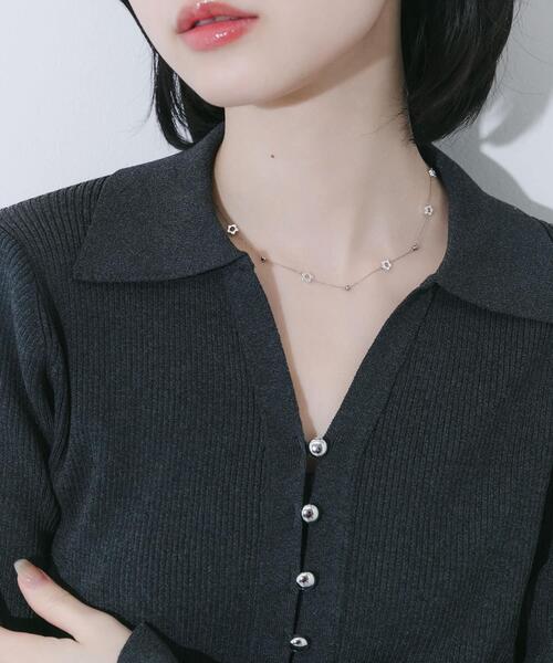 SMELLY(スメリー)の「ステンレスフラワーモチーフネックレス(ネックレス・レディース・シルバー・-)」の3枚目の写真