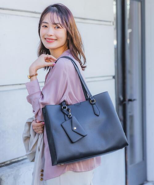 ITS'DEMO（イッツデモ）の「パスケース付きA4トート（トートバッグ・レディース・サンドベージュ/ナチュラル/ブラック・00）」の11枚目の写真